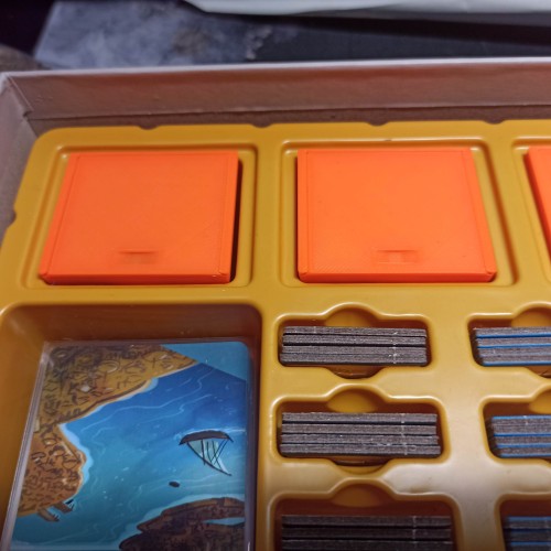 Zestaw 4 pudełek na znaczniki do gry...