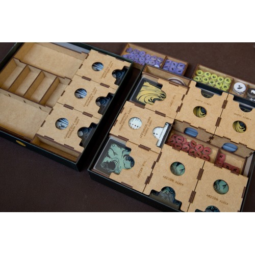 reDrewno Insert pasujący do gry...