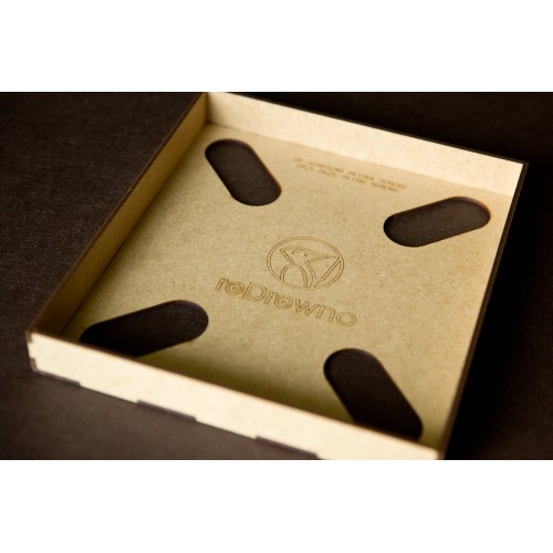 reDrewno Insert pasujący do gry...