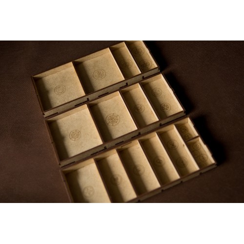 reDrewno Insert pasujący do gry...