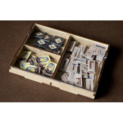 reDrewno Insert pasujący do gry...