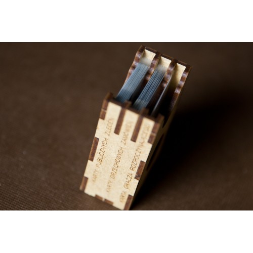 reDrewno Insert pasujący do gry...