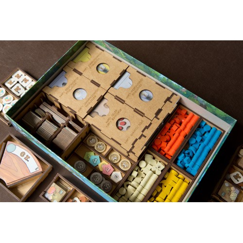 reDrewno Insert pasujący do gry...