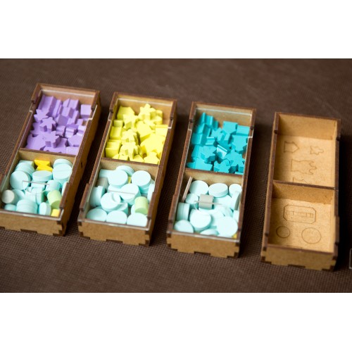 reDrewno Insert pasujący do gry...