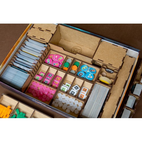 reDrewno Insert pasujący do gry...