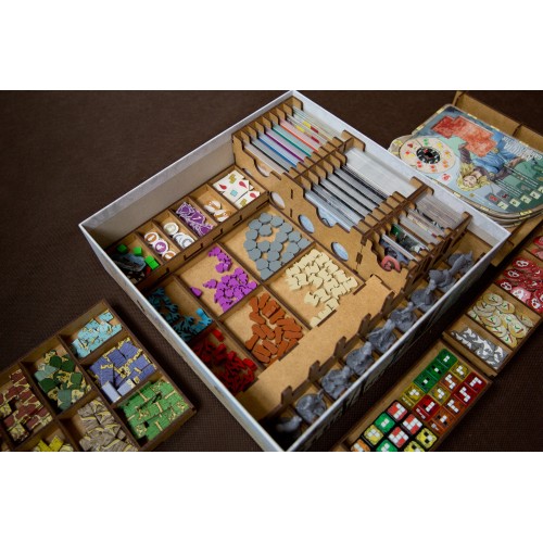 reDrewno Insert pasujący do gry...