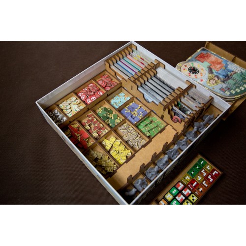 reDrewno Insert pasujący do gry...