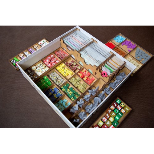 reDrewno Insert pasujący do gry...