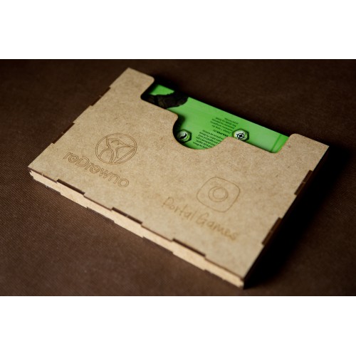 reDrewno Insert pasujący do gry...