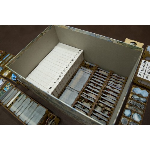 reDrewno Insert pasujący do gry...