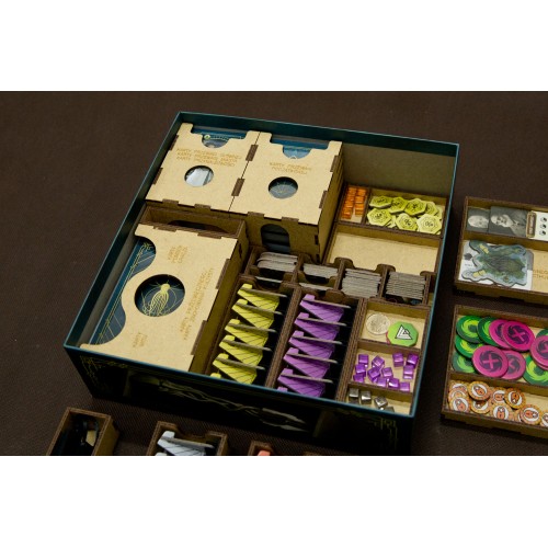 reDrewno Insert pasujący do gry...